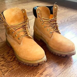 Timberland Classic 6in Basic Men Boots (size: 8.5)